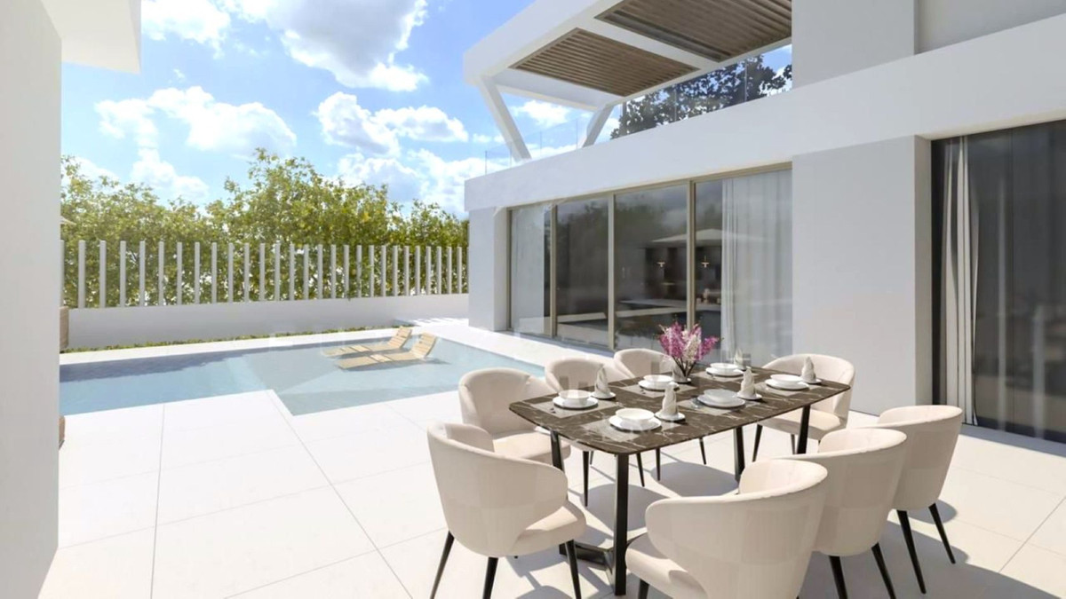 Tailor-Made Villa Manilva – Manilva - outdoor terrace with dining set, private pool and white modern facade